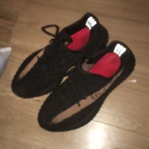 Adidas Yeezy boost 350 v2 “core black copper.”